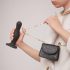 Strap-on-me Curvy L - bølget dildo med sugekopp (sort)