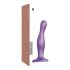 Strap-on-me Curvy M - bølget dildo med sugekop (lilla)
