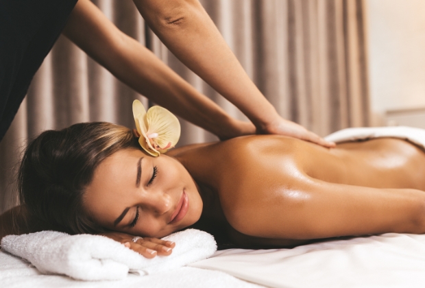 Nuru massage: Hvad er det, og hvordan kan par prøve det sikkert?